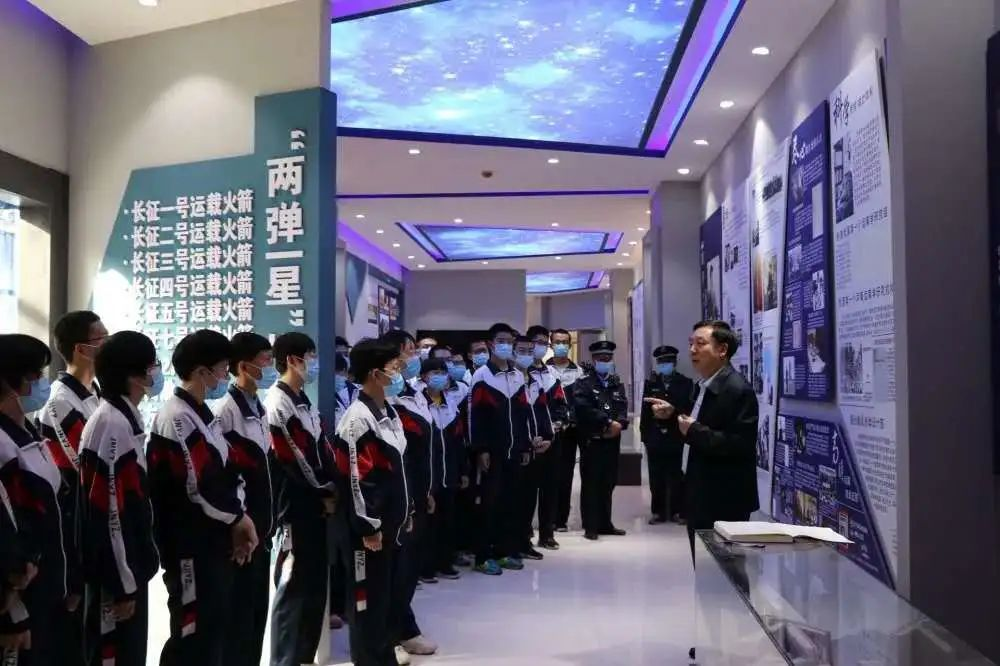 2图片1